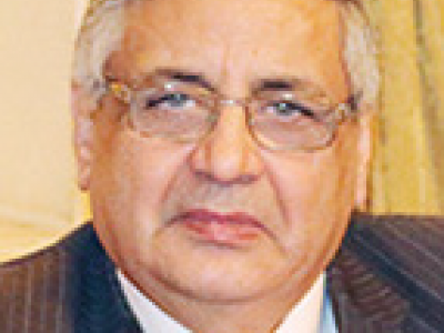 Mohamed Awad Tageldin Prof . and Consultant of Thoracic Diseases Ain Shams Faculty of Medicine Former Minister of Health and Population Former President of Ain Shams University President of the Egyptian Society of Chest Diseases and Tuberculosis